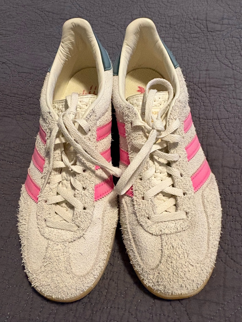 Adidas Gazelle - Women’s size 9 Suede Low-Top Sneakers in Cream with Pink Stripe